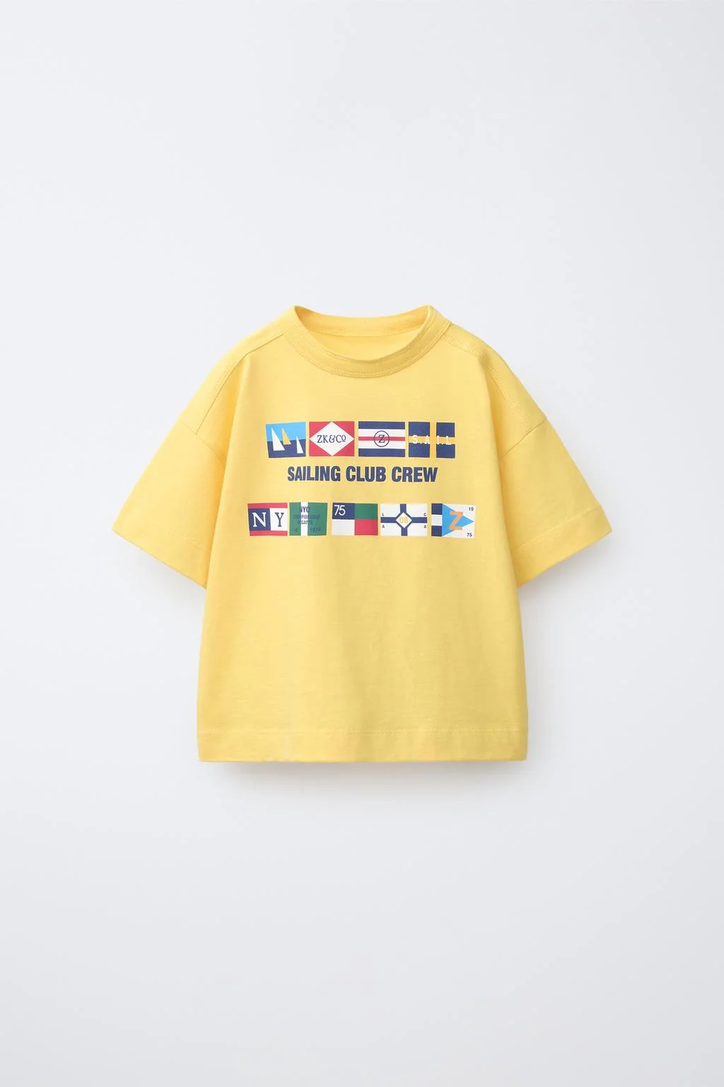 Футболка с морскими флажками
