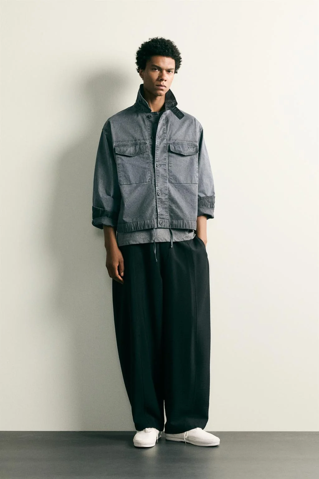 Куртка cropped с эффектом стирки
