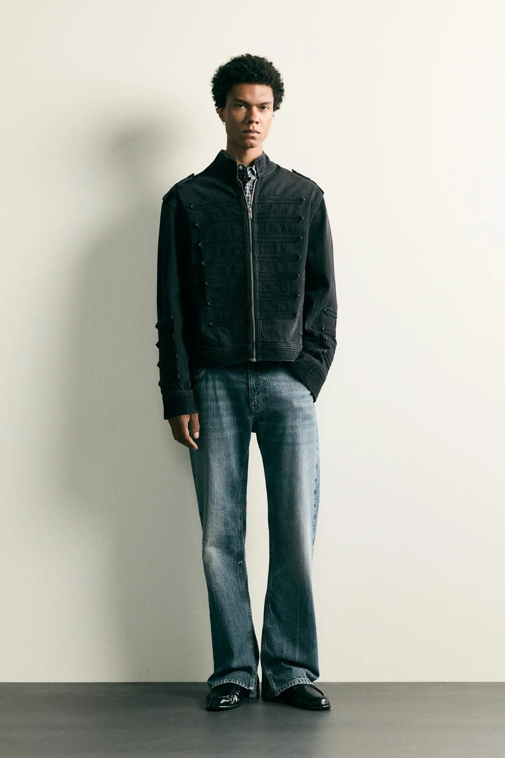 Куртка cropped fit с погонами