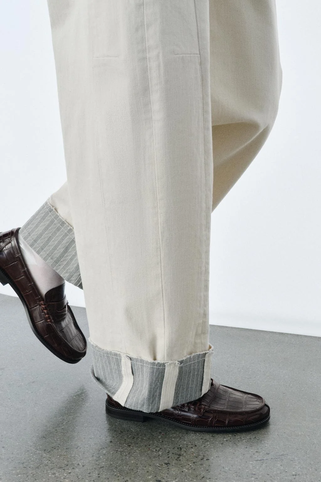 Кожаные лоферы с тиснением