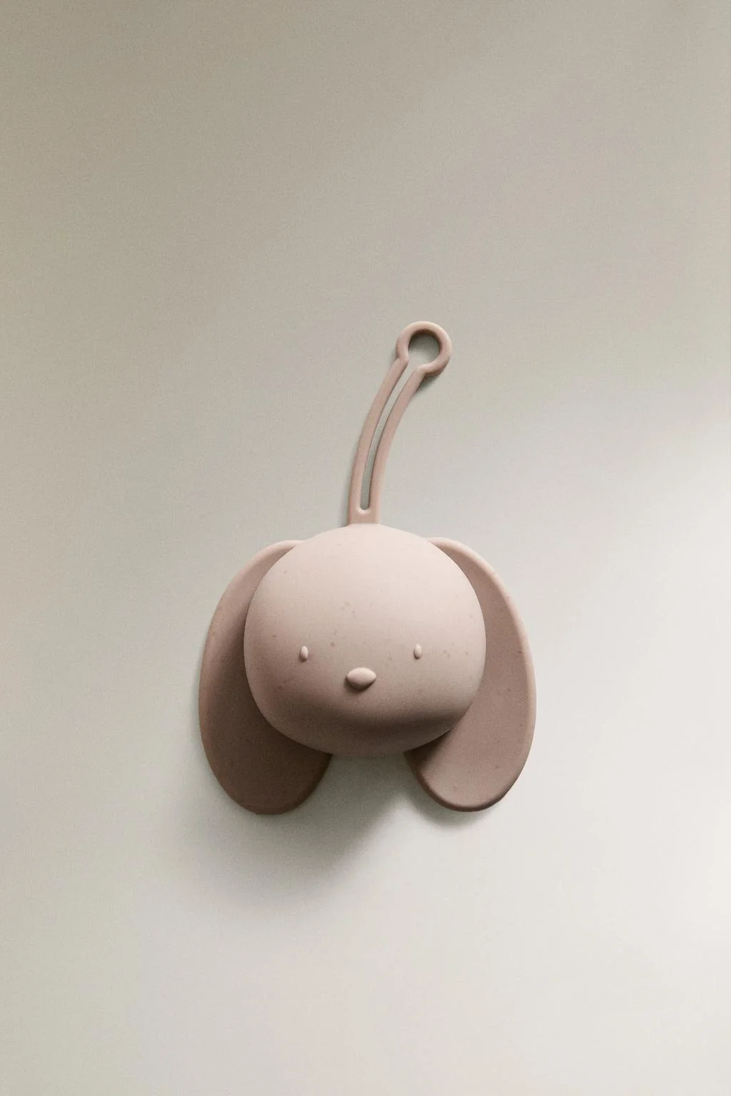 Силиконовая пустышка в форме кролика