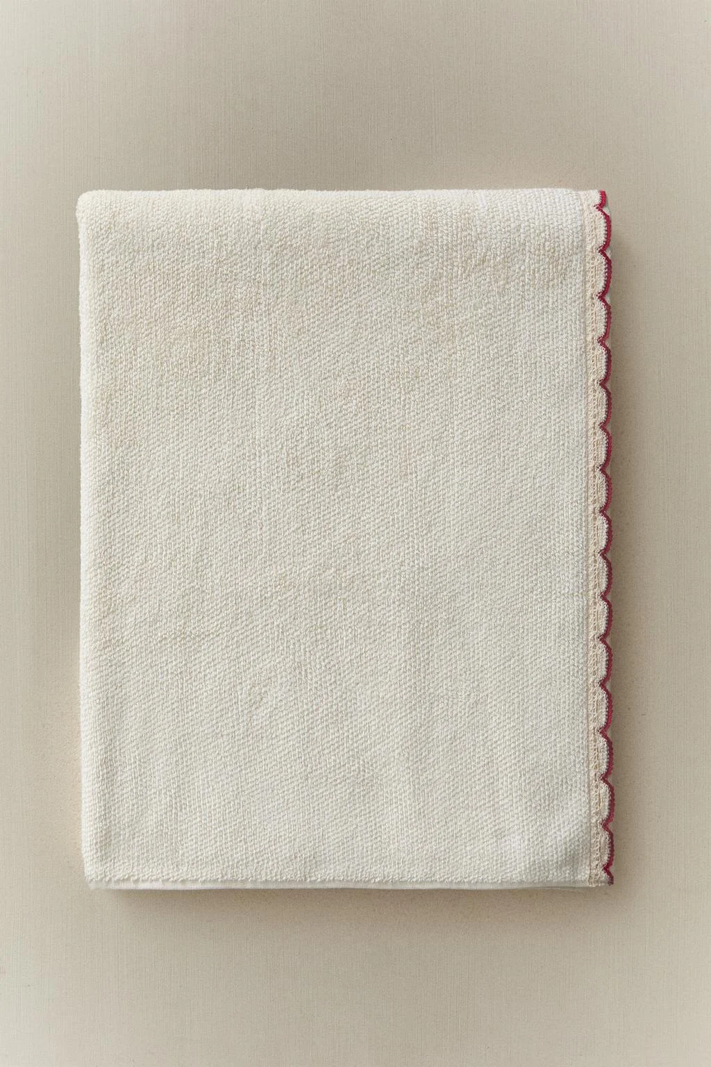 CONTRAST CROCHET BATH TOWEL