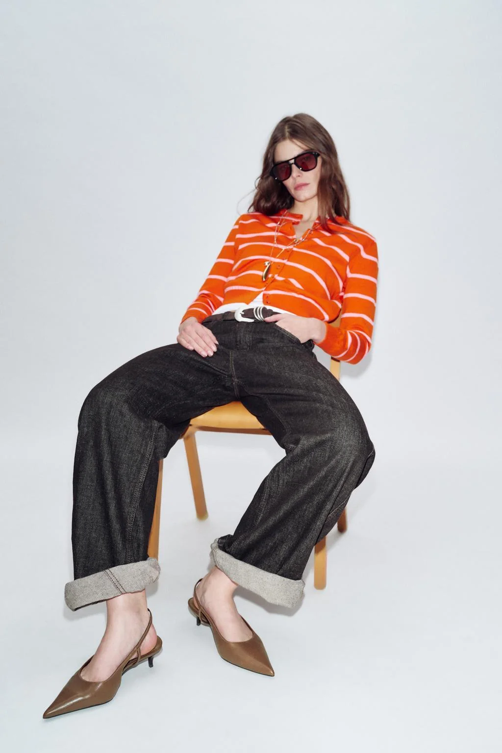 Кожаные туфли на котьем каблуке