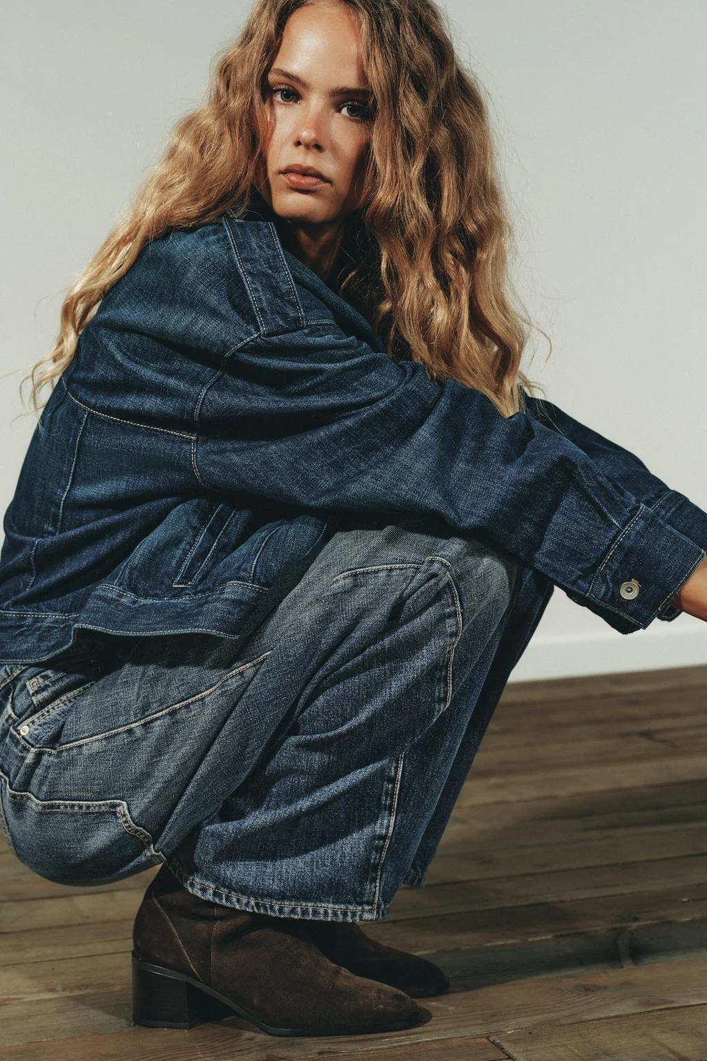 Ботинки на массивном каблуке из замши