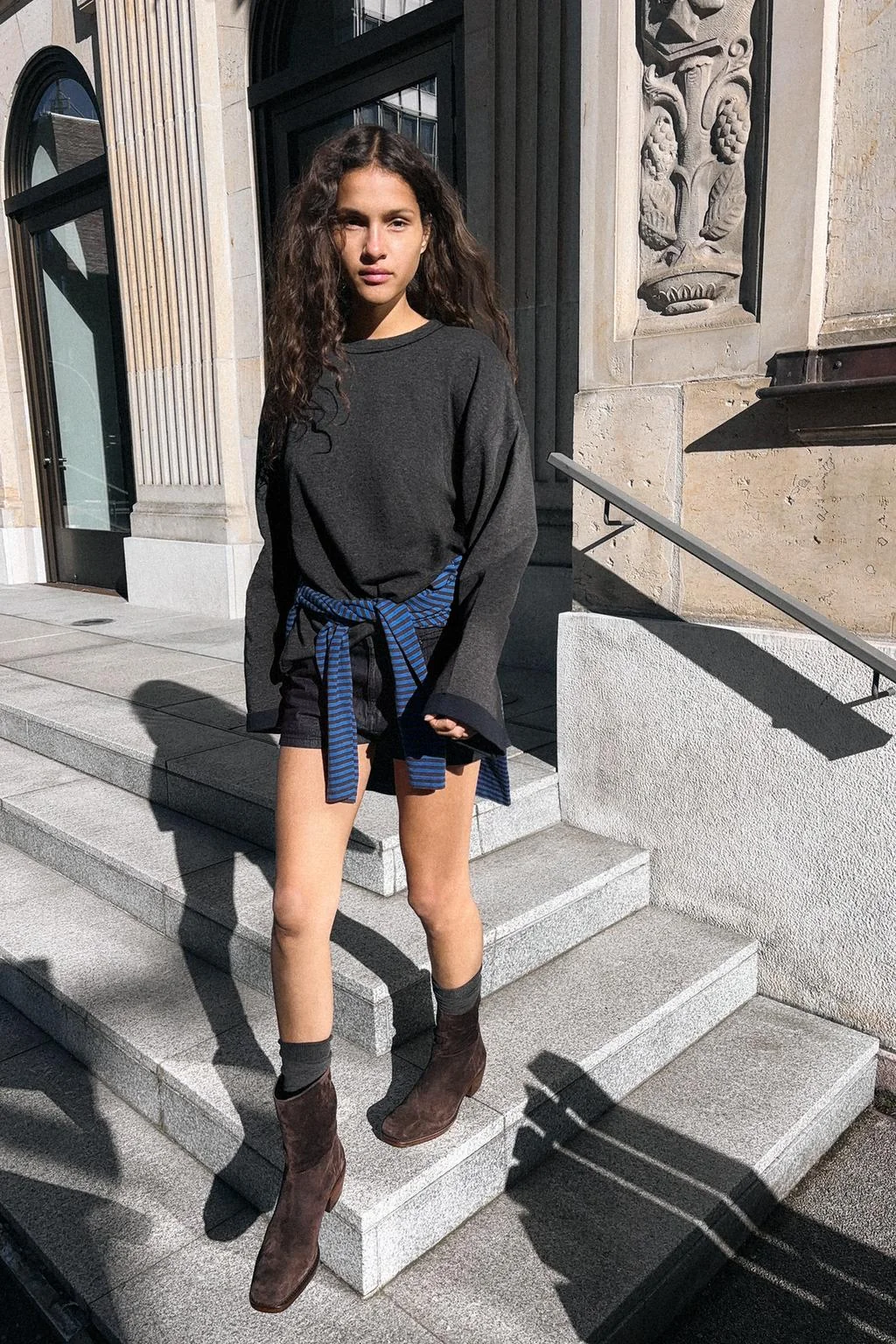 Ботильоны на каблуке из замши с разрезом