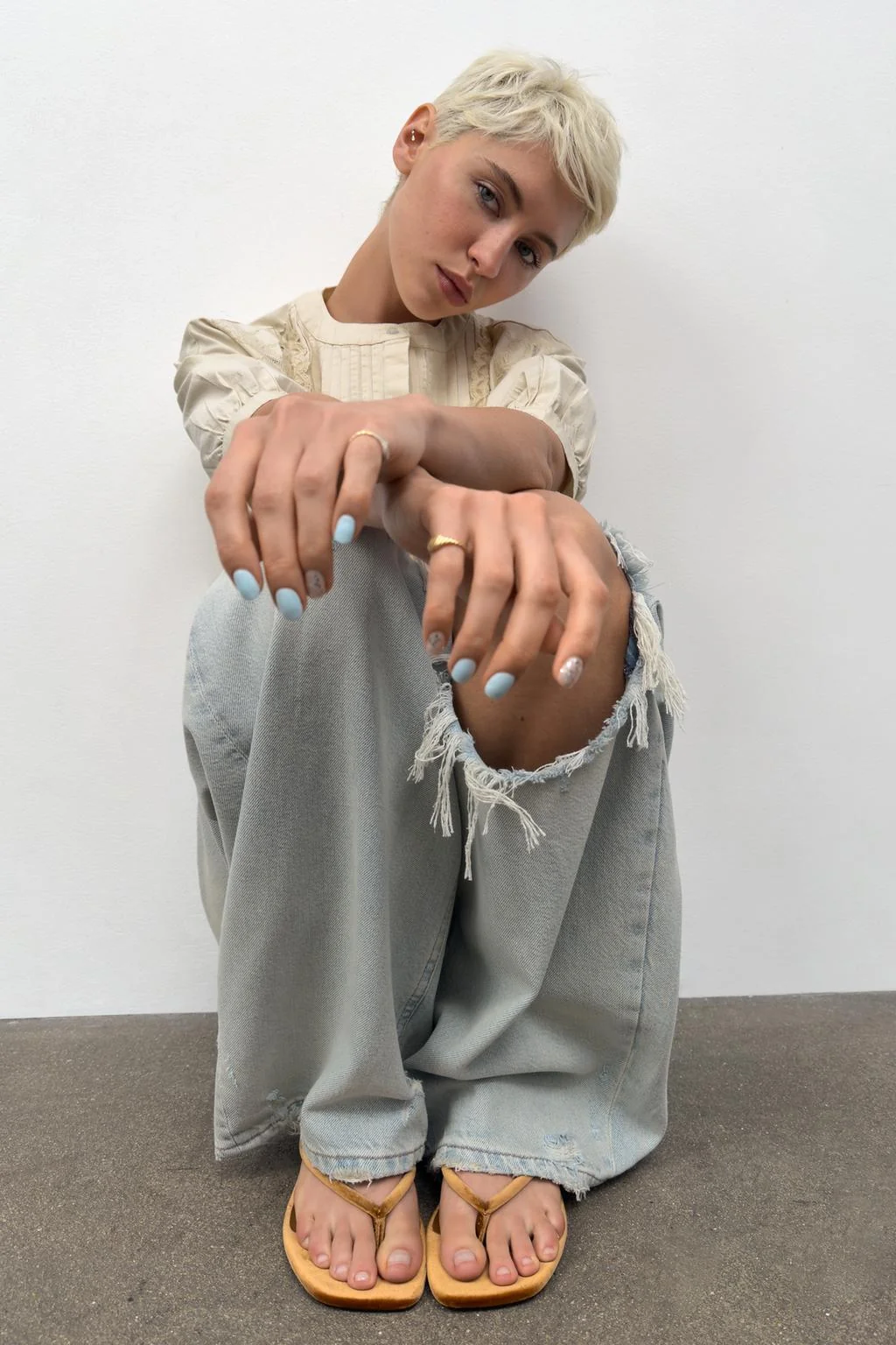 Сандалии с бархатным эффектом