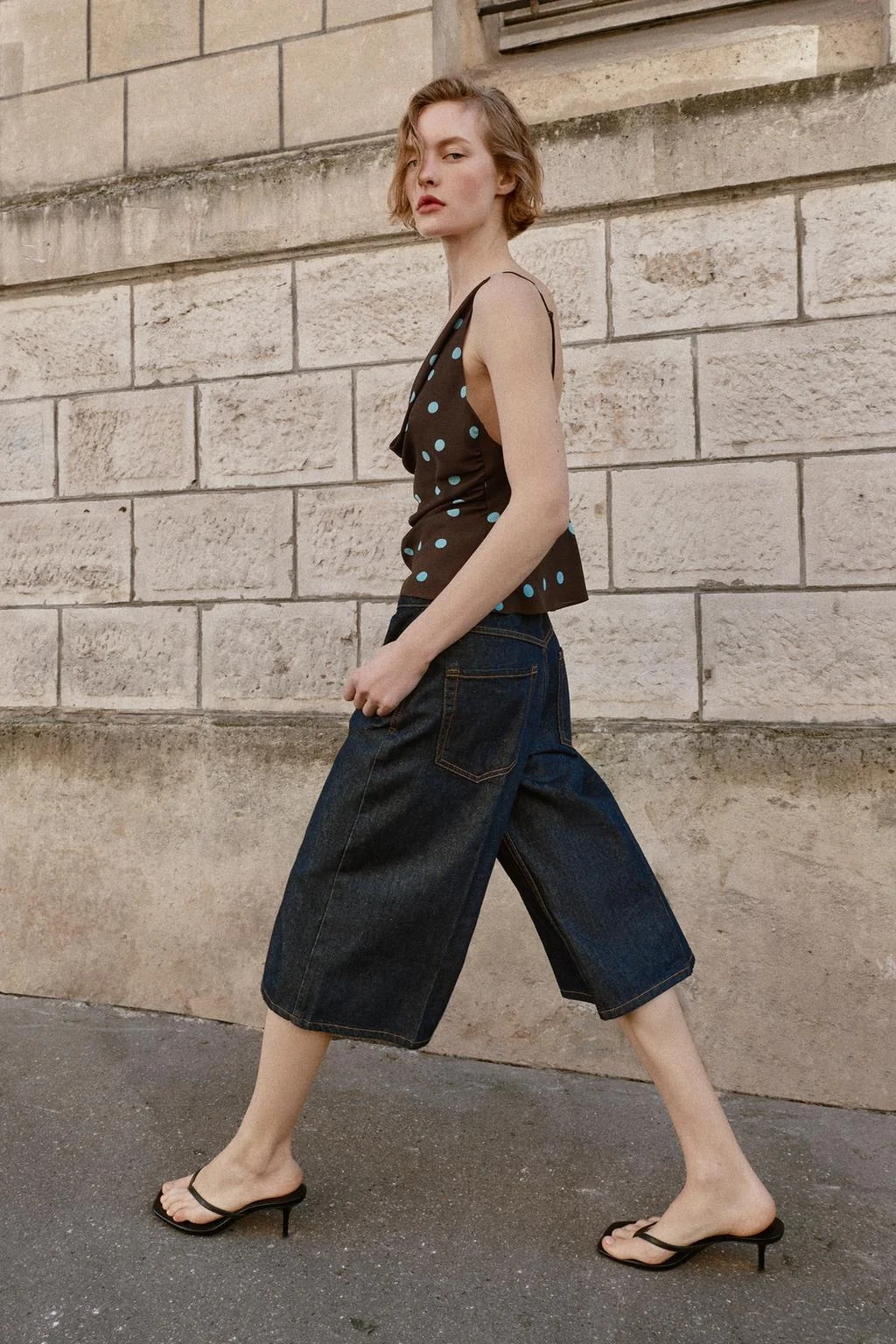 Кожаные сандалии на каблуке с тонкими ремешками