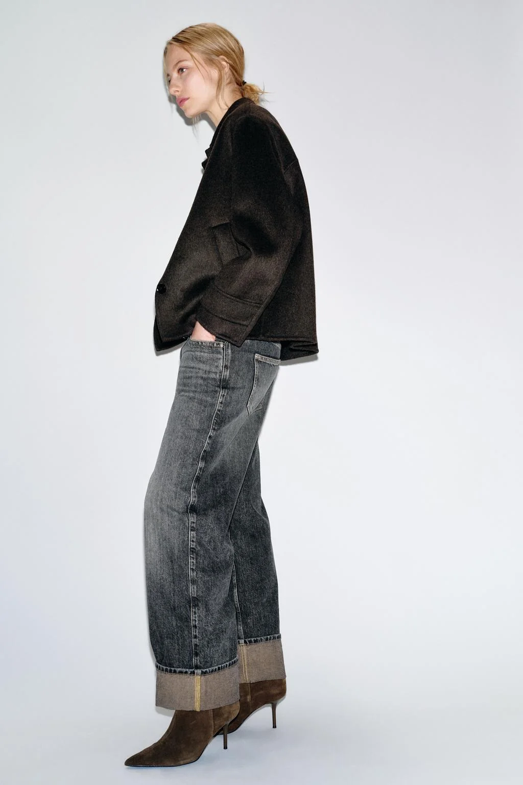 Кожаные ботинки на высоком каблуке до лодыжки