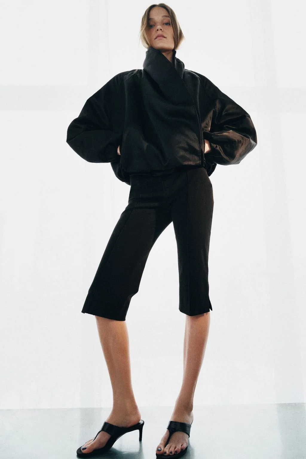 Сандалии на кожаном ремешке