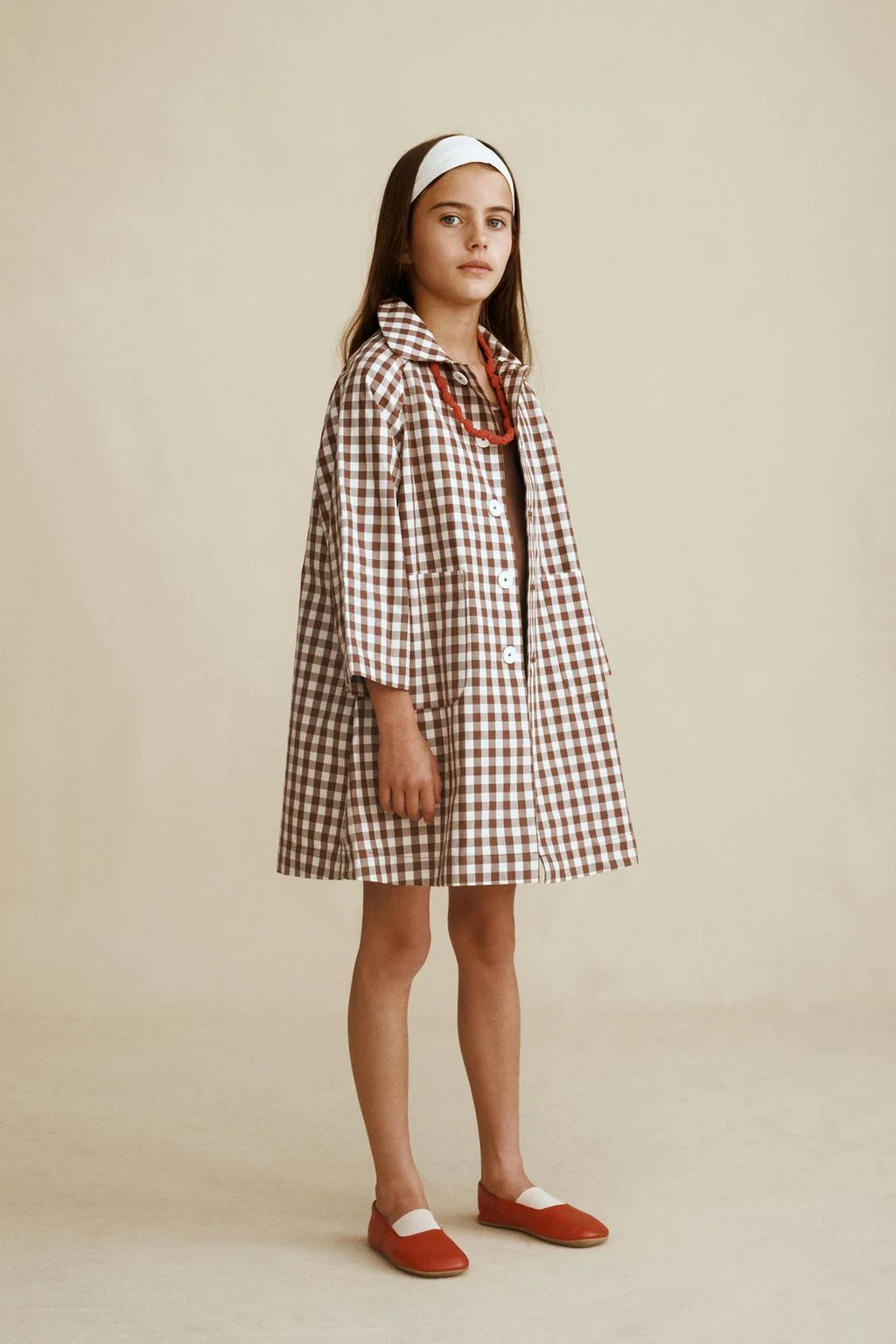 ДЛИННЫЙ ТРЕНЧКОТ В КЛЕТКУ, СОЗДАННЫЙ CARAMEL LONDON X ZARA