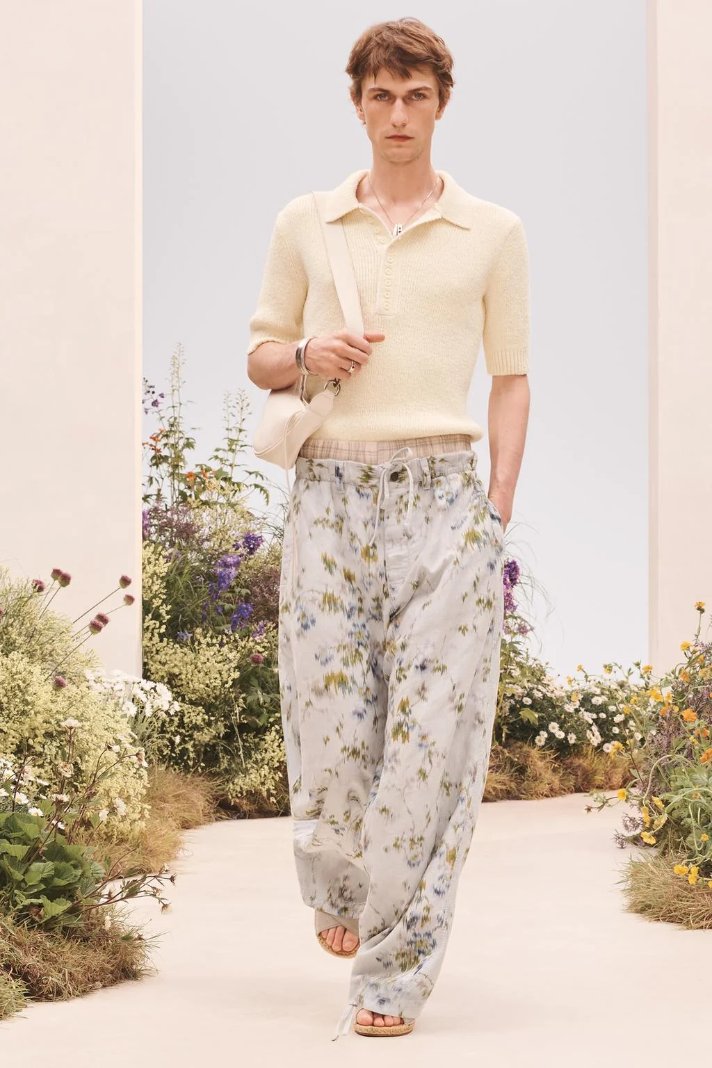 Карго цветочные брюки