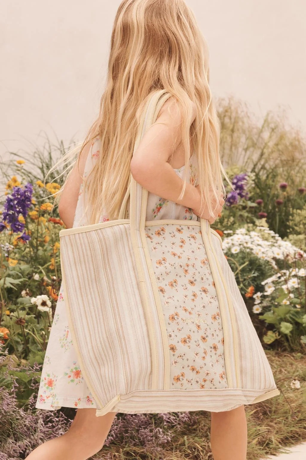 STRIPED TOTE BAG