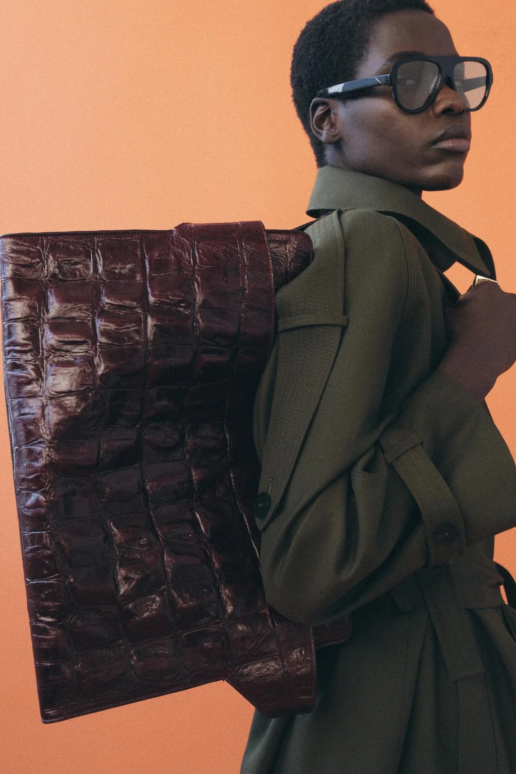 Макси сумка сити с эффектом тиснёной кожи