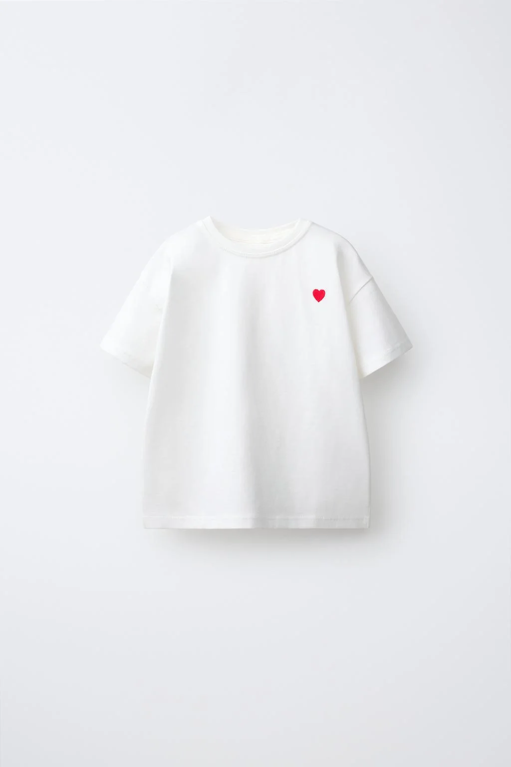 PLAIN EMBROIDERED HEART T-SHIRT