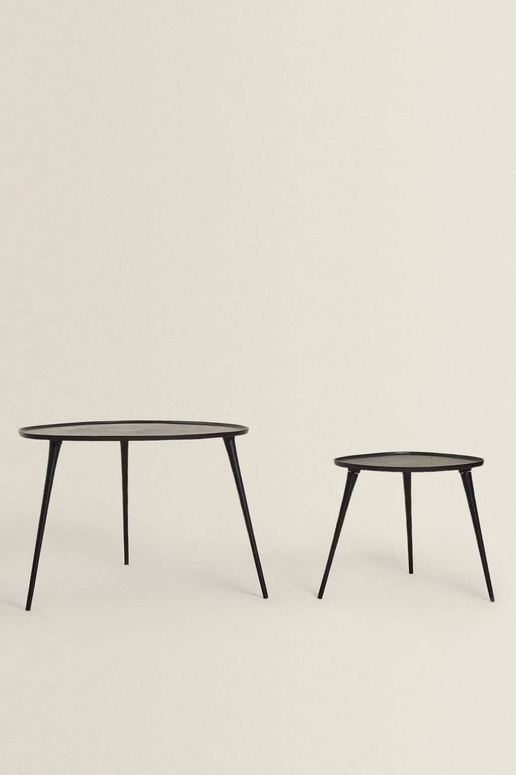 Металлический журнальный столик