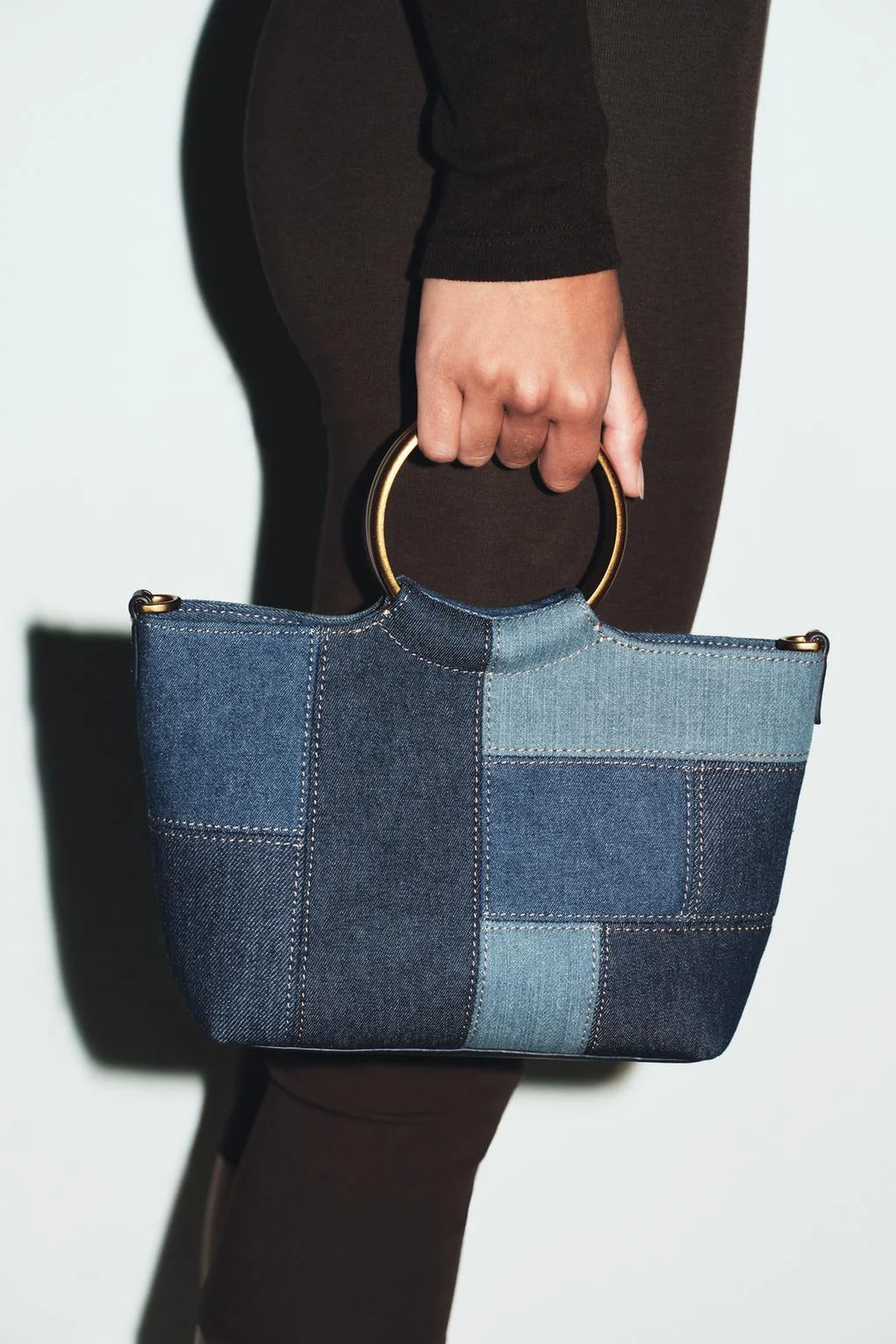 Мини-сумка-ведро с лоскутным шитьём