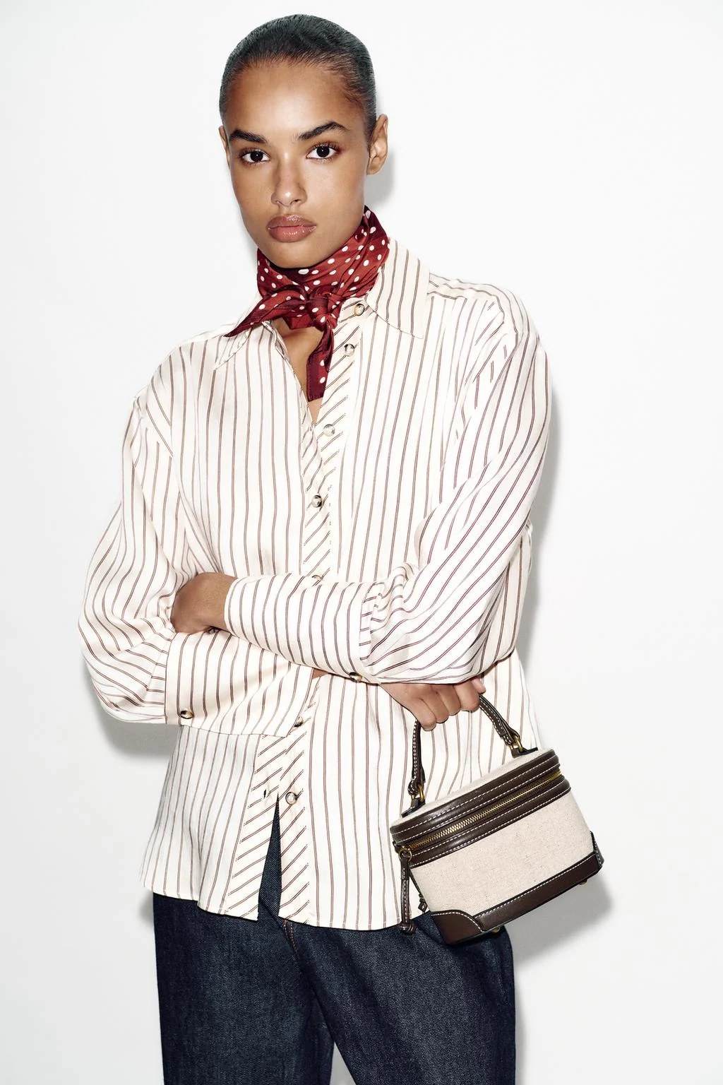 Контрастная жёсткая сумка