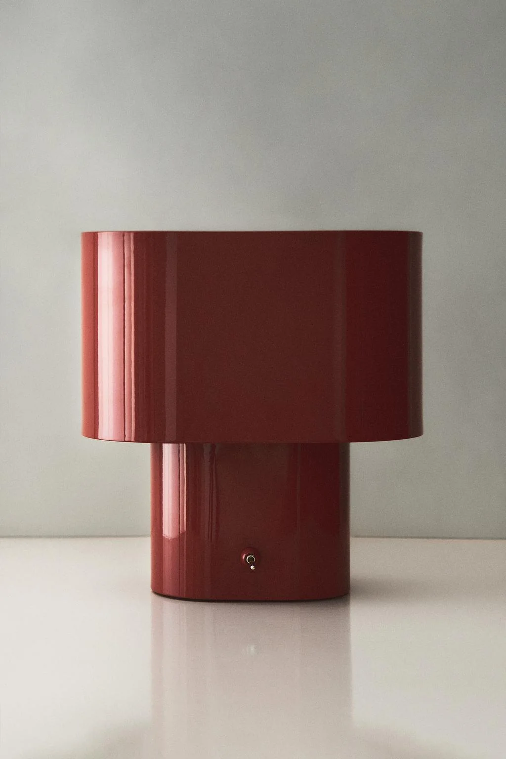 CORDLESS IRON TABLE LAMP
