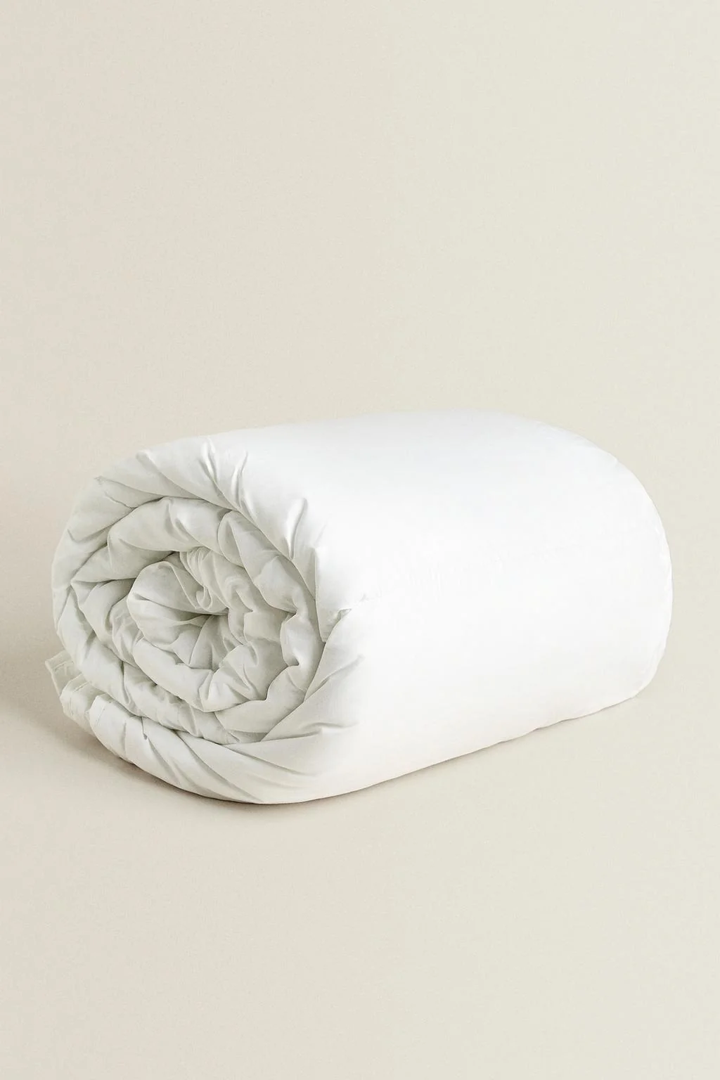 Летний наполнитель для одеяла из микрофибры (125 г/м²)