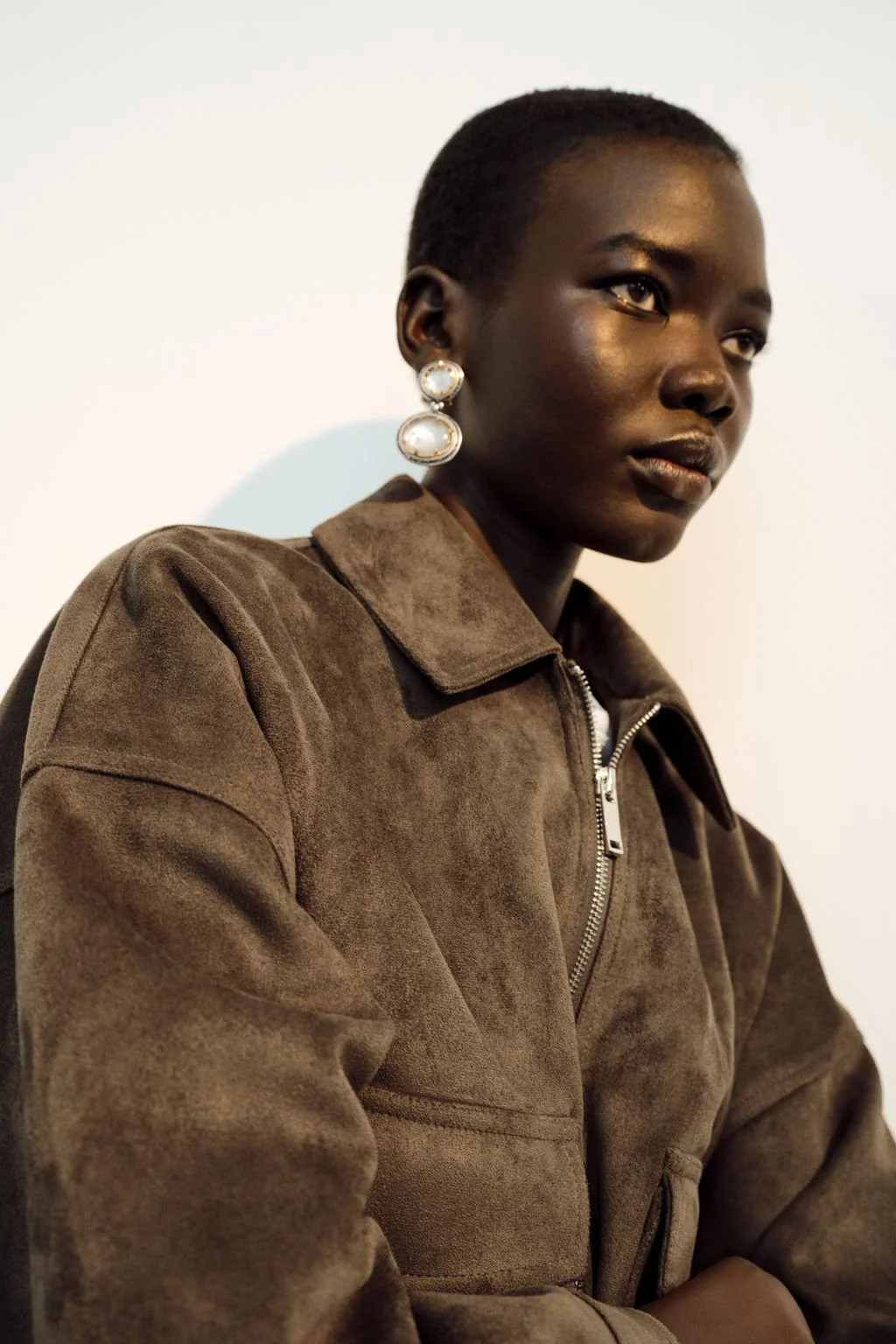 Украшенные мерцающие серьги