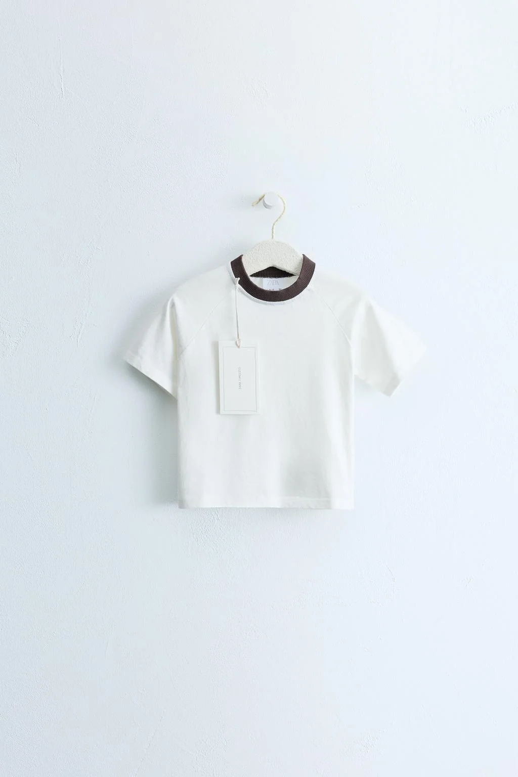 ZARA TIMELESS - футболка с контрастным воротником