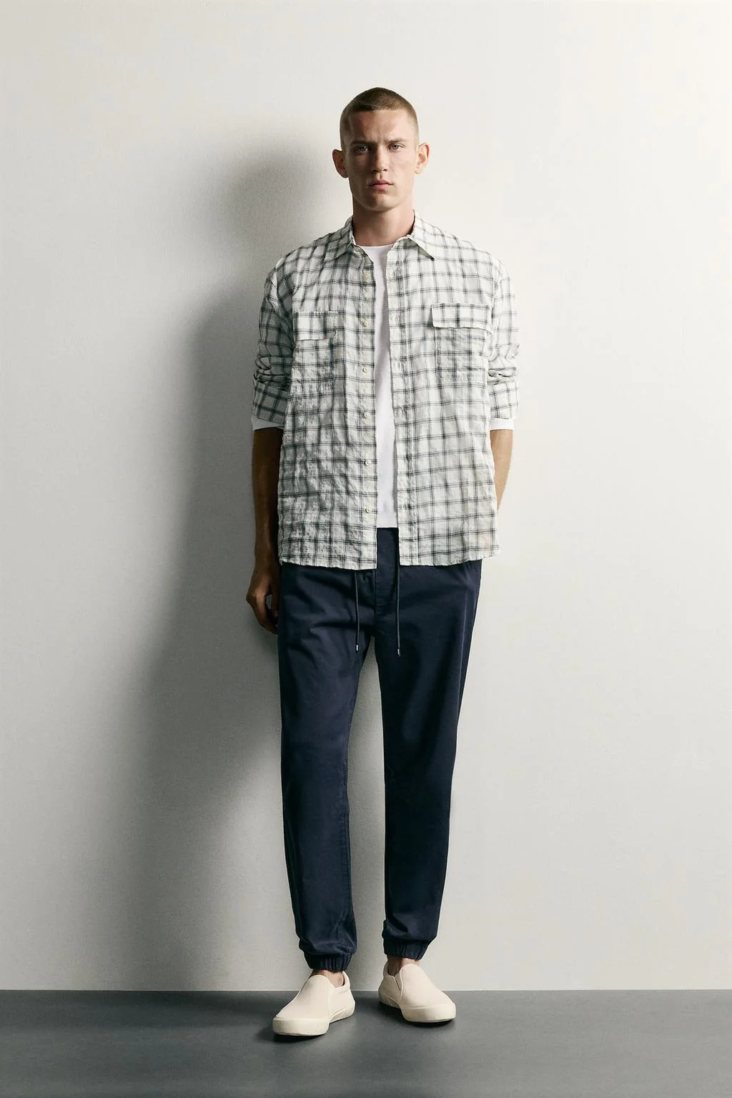 SLIM FIT JOGGER WAIST TROUSERS