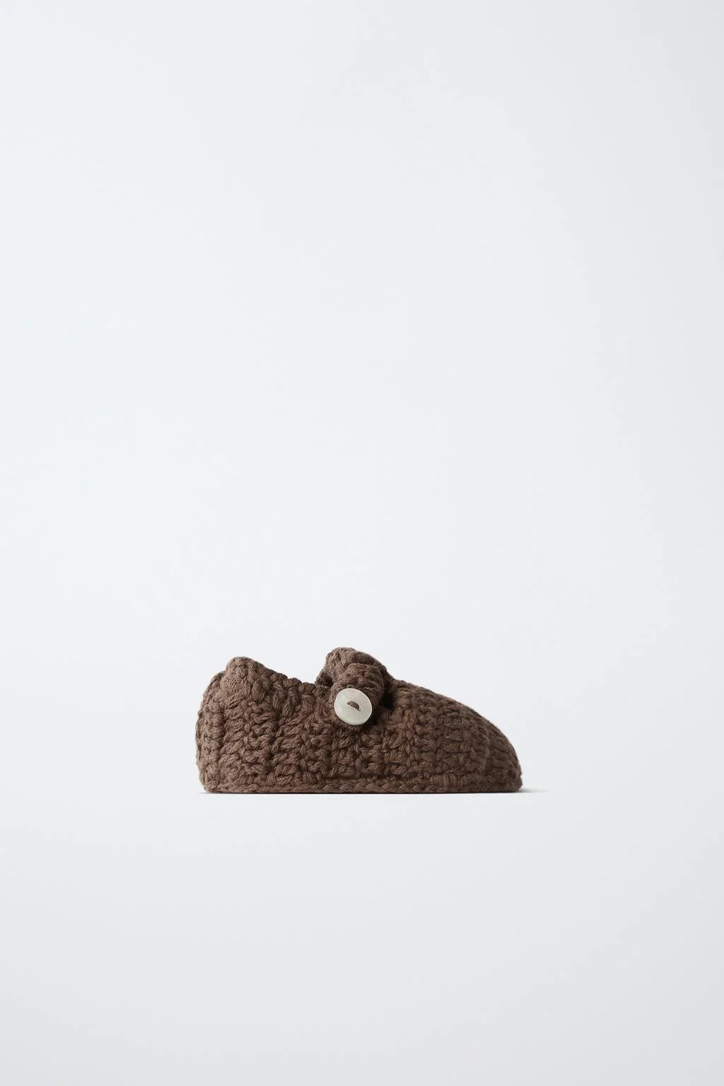 CHUNKY KNIT BOOTIES WITH BUTTON