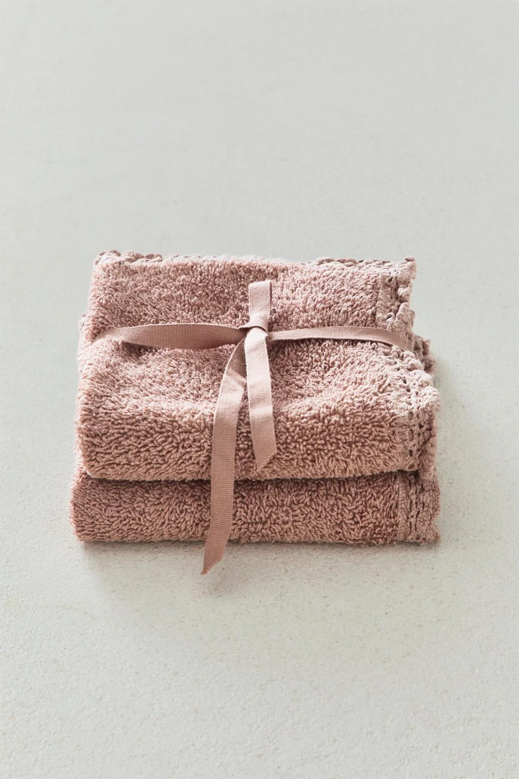 PACK OF HAND TOWELS WITH CROCHET BORDER (PACK OF 2)