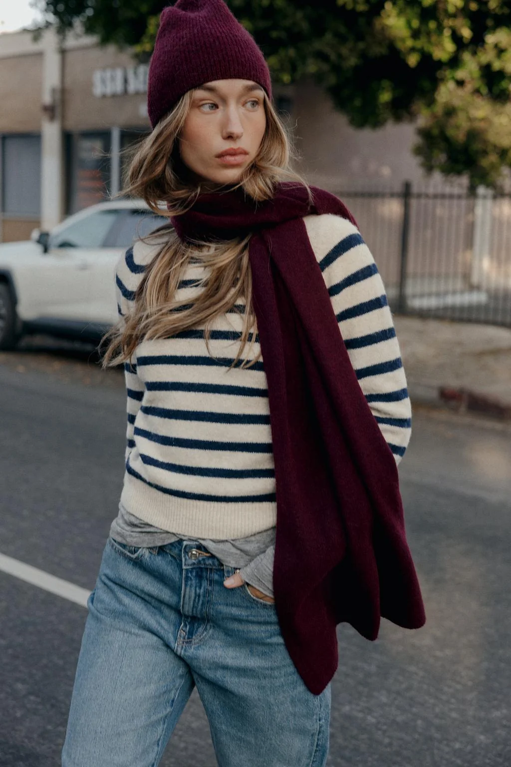 Тонкий трикотажный шарф