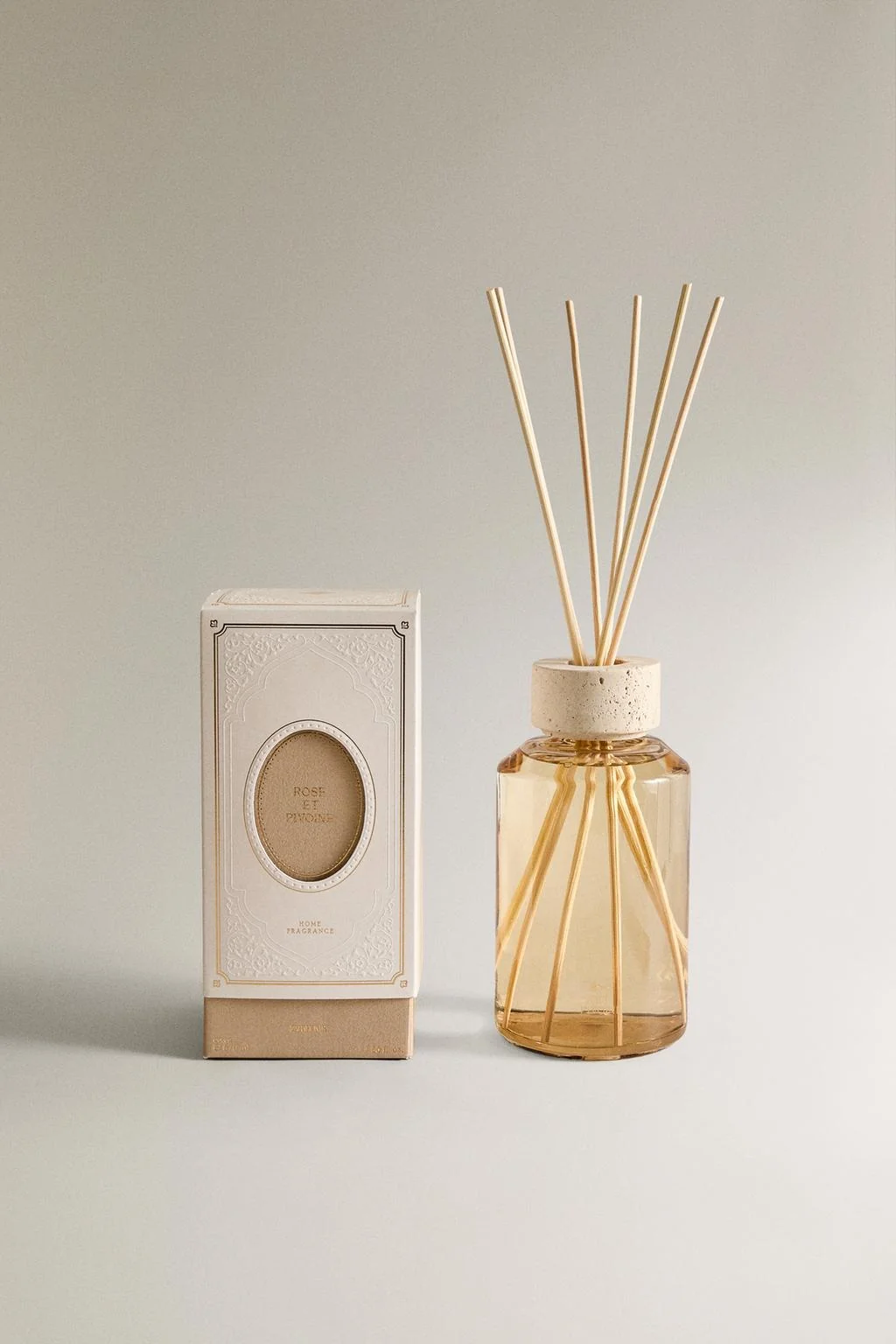 (670 ML) ROSE ET PIVOINE REED DIFFUSER
