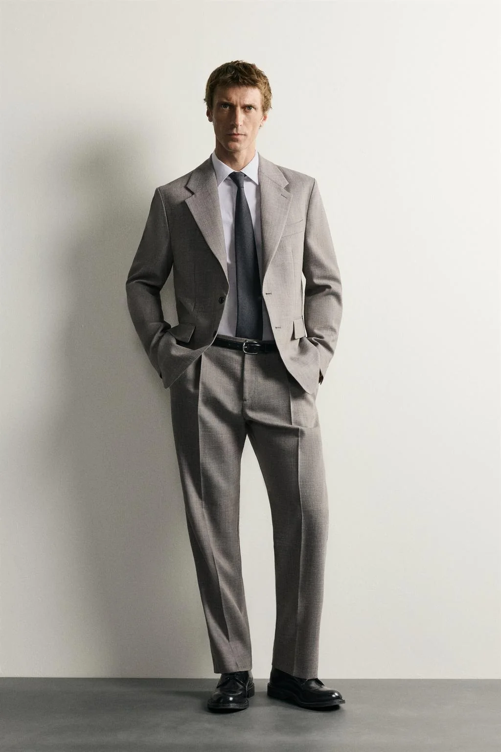 Костюмные брюки regular fit из смесовой шерсти