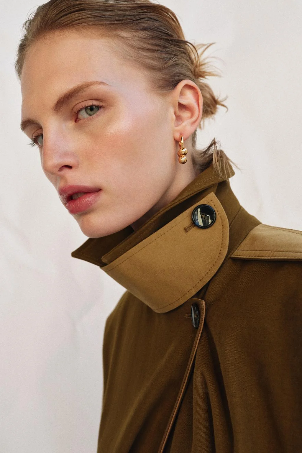 Серьги-обручи с шариками