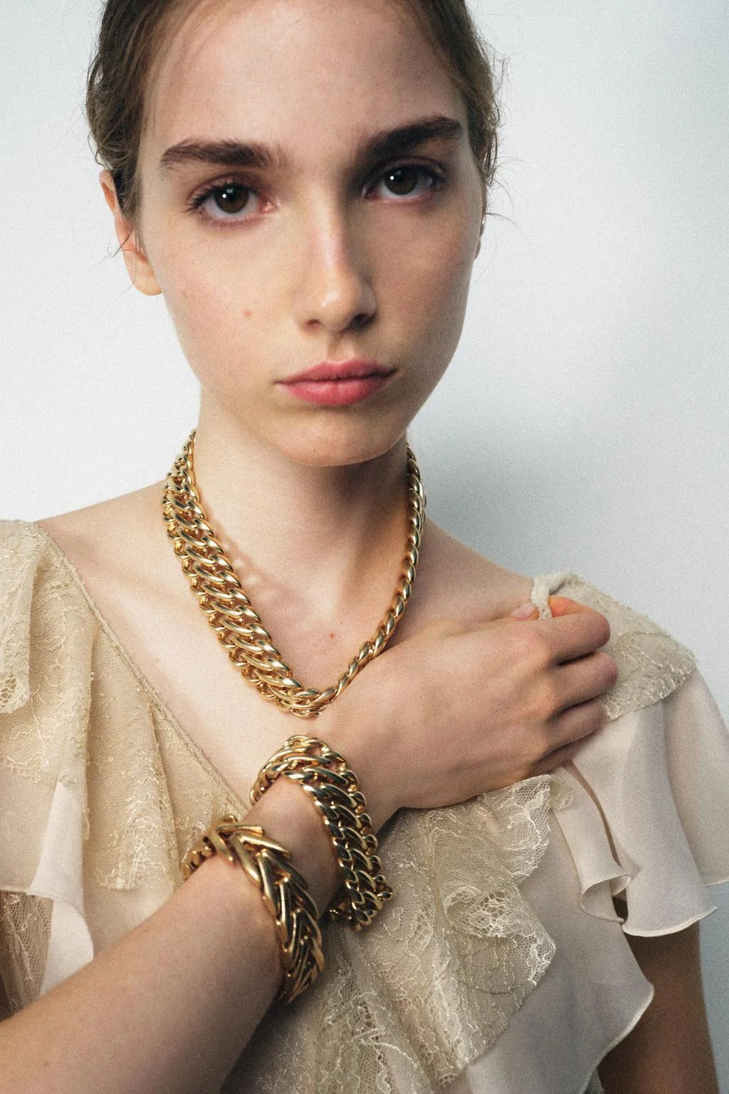 Набор из 2 массивных металлических браслетов