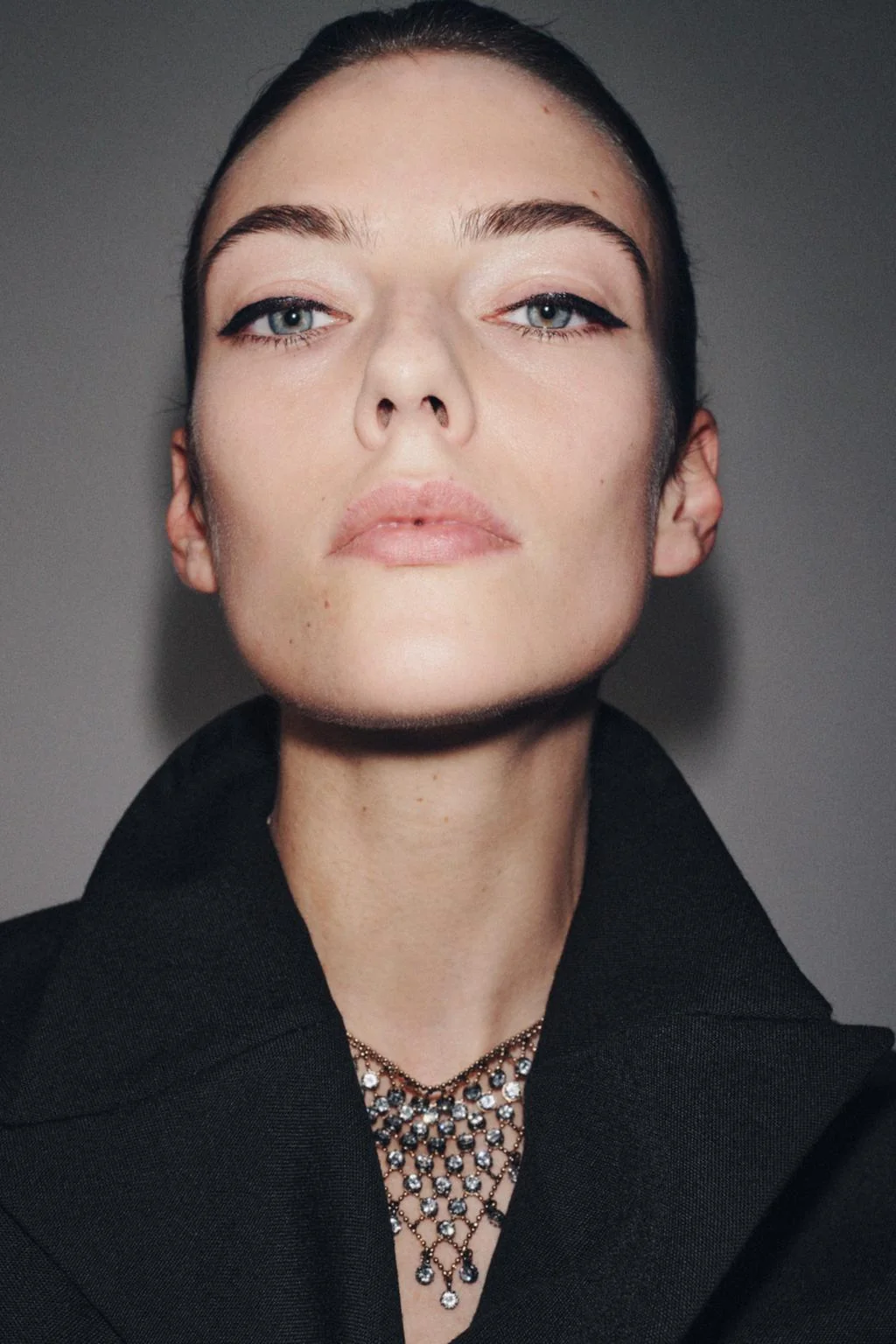 Ожерелье с треугольным украшением