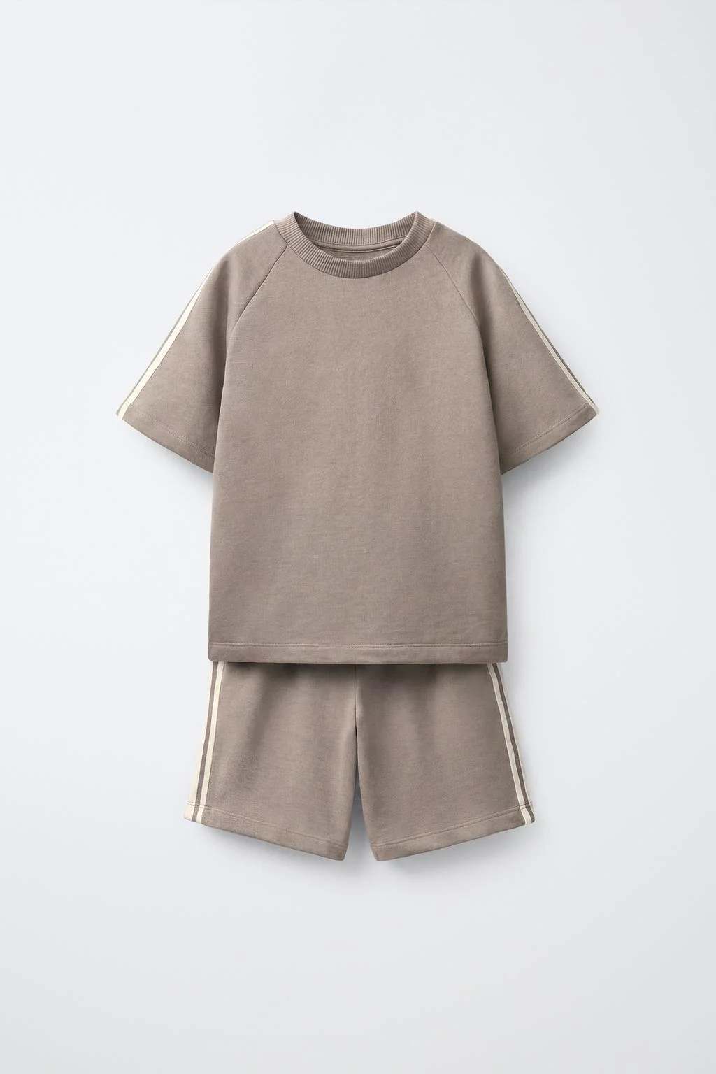 STRIPED PLUSH T-SHIRT AND BERMUDA SHORTS JOGGING SET