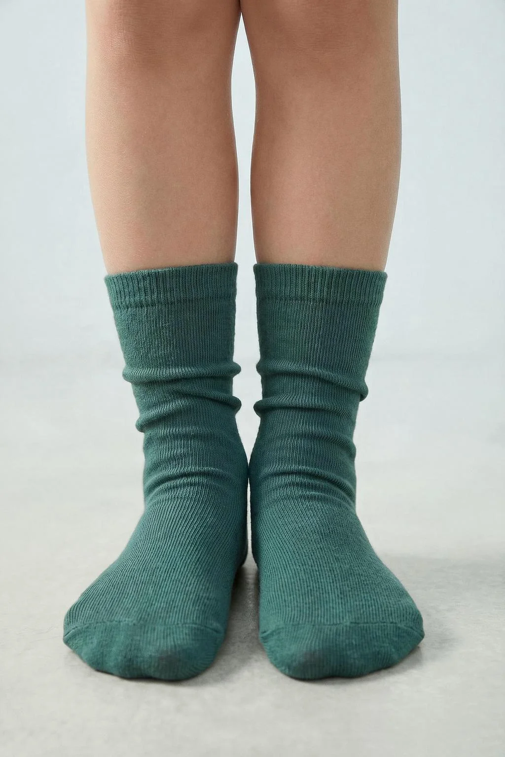 5-PACK OF STRIPED AND PLAIN LONG SOCKS