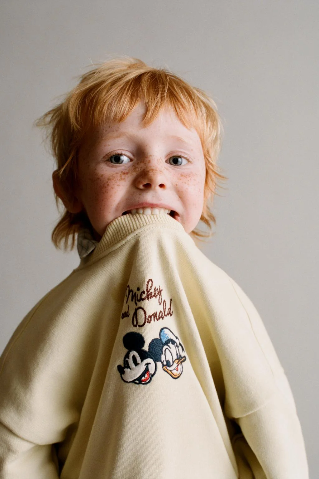 MICKEY MOUSE © DISNEY EMBROIDERED SWEATSHIRT