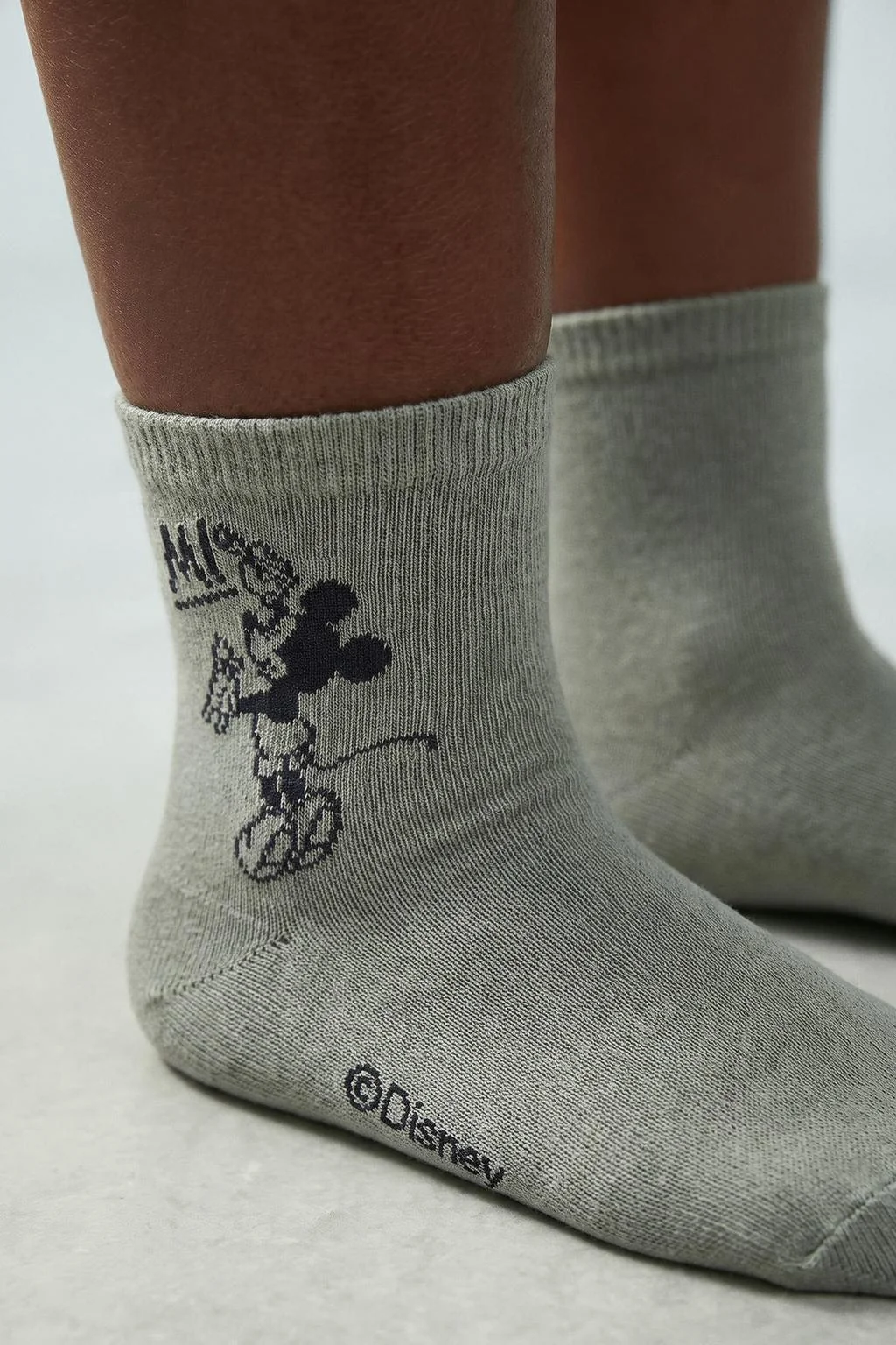 4-PACK OF MICKEY MOUSE AND FRIENDS © DISNEY MID-CALF SOCKS