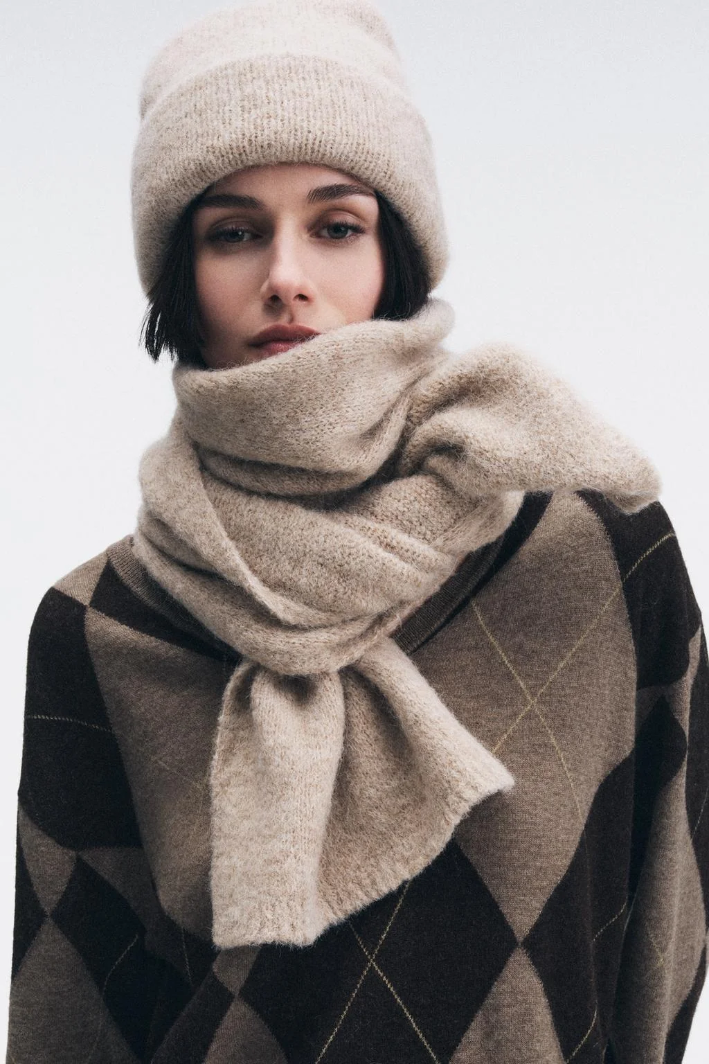 Трикотажная шапка с отворотом