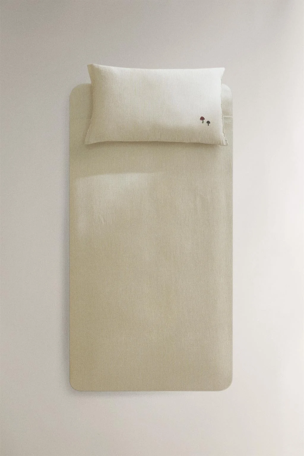 Детальный чехол на одеяло из полосатого муселина