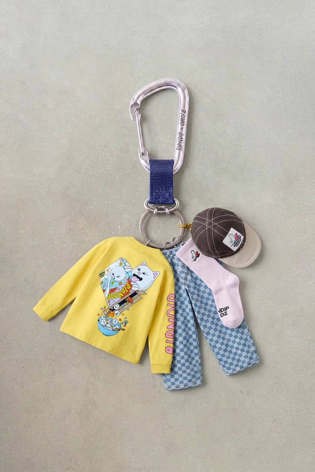 RIPNDIP © X ZARA KIDS Кольцо для ключей в виде кепки