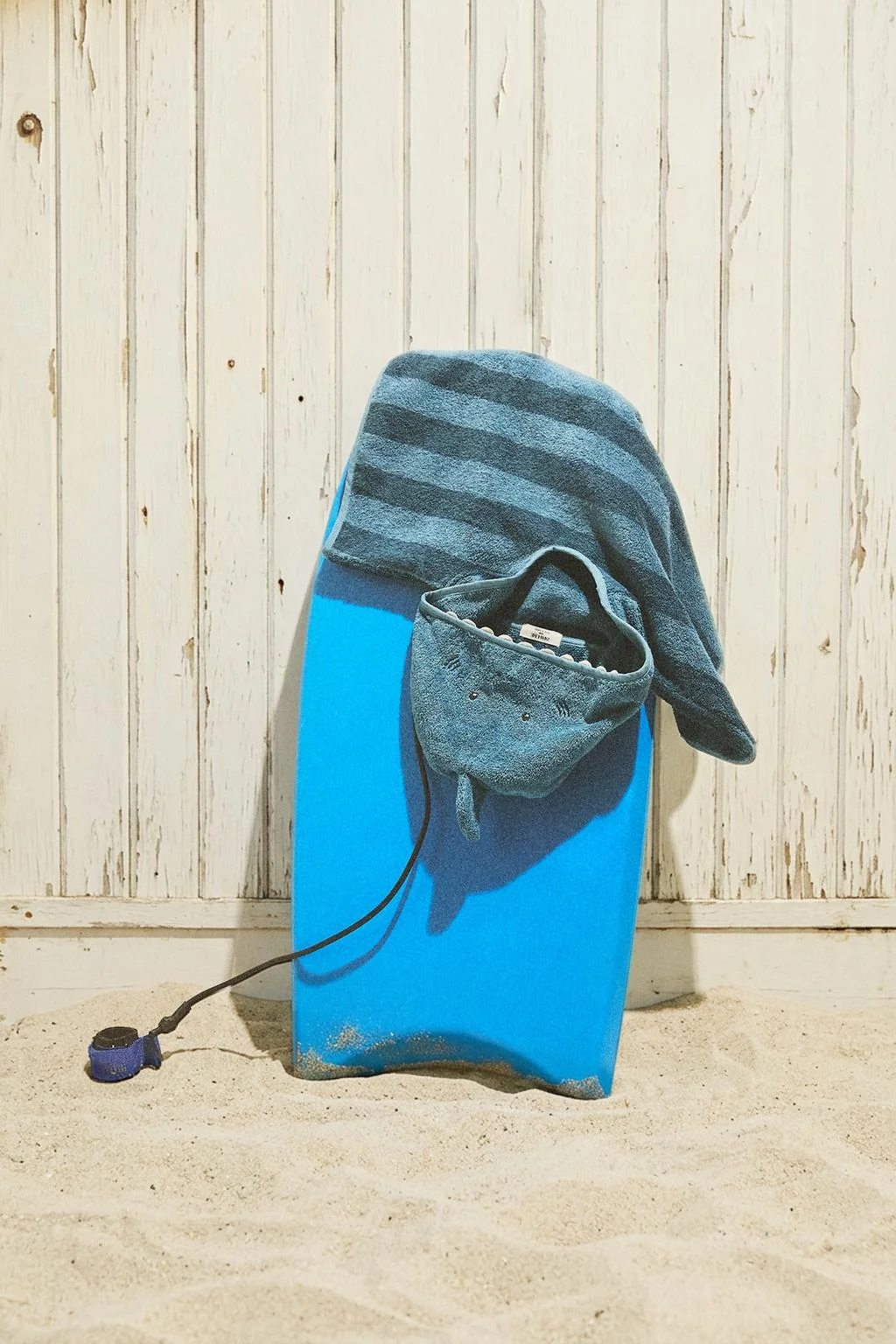 Детской пляжный плащ с акулой