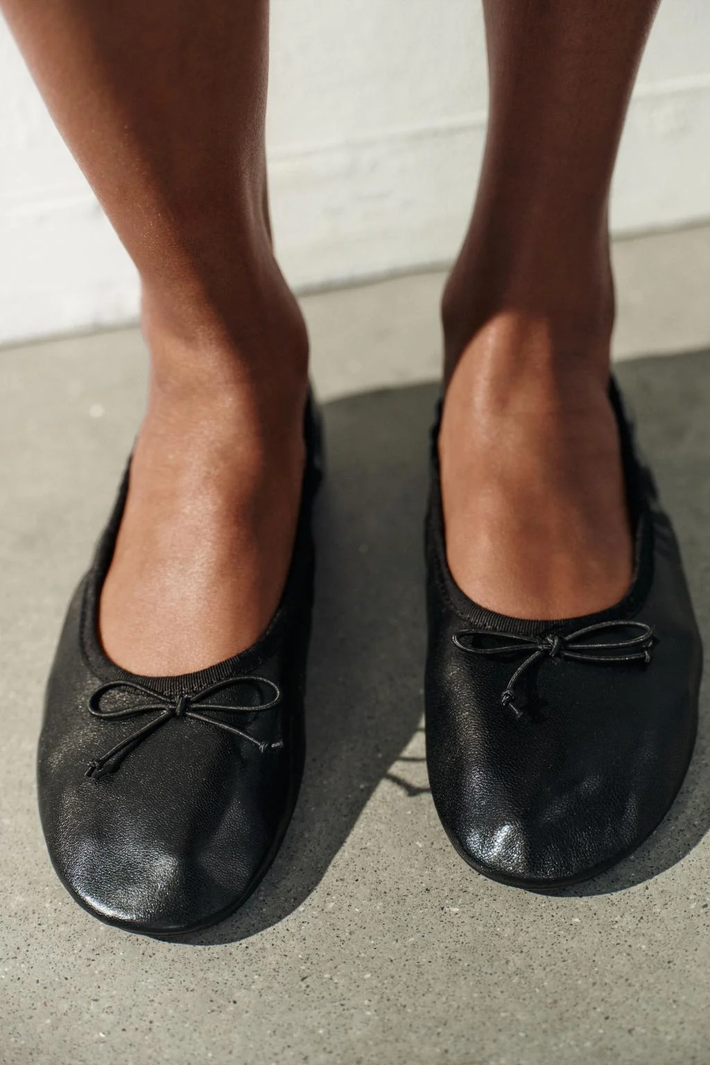 LEATHER RUCHED BALLET FLATS