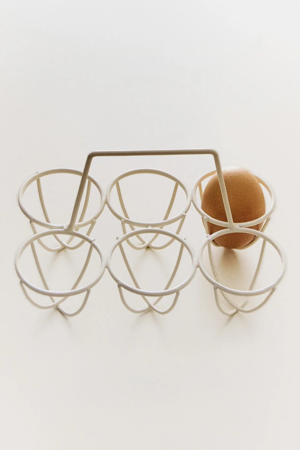 METAL EGG HOLDER