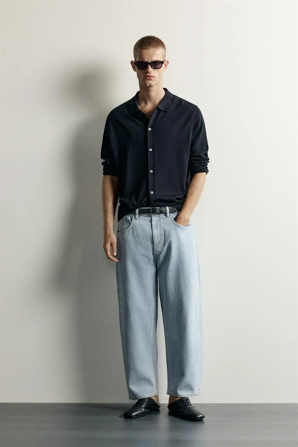 TAPERED WIDE-LEG JEANS