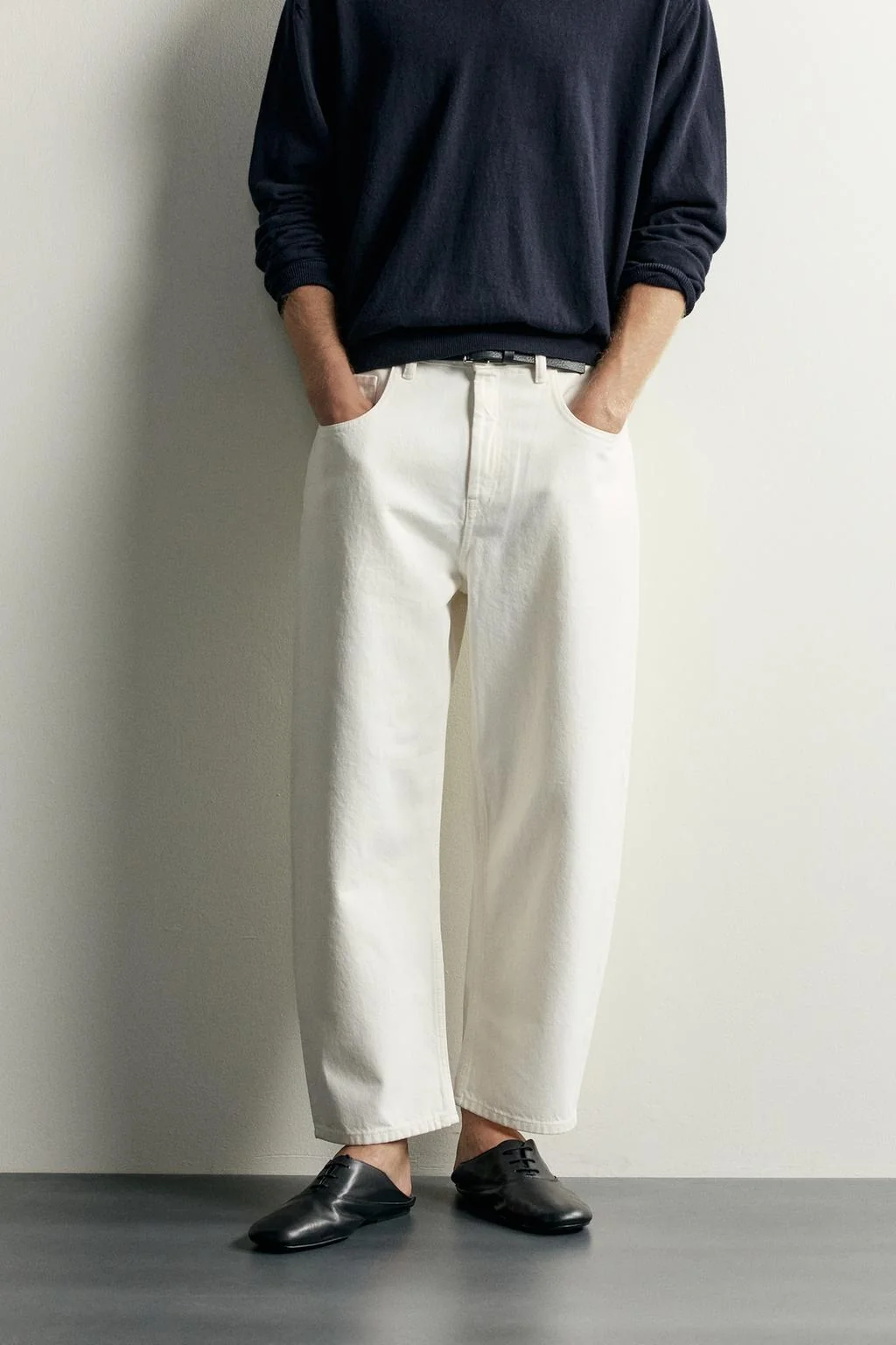 TAPERED WIDE-LEG JEANS