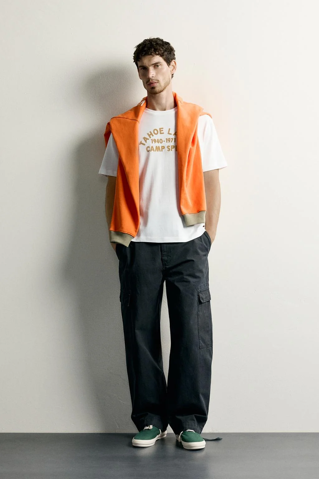 TEXTURED PRINT REGULAR FIT T-SHIRT