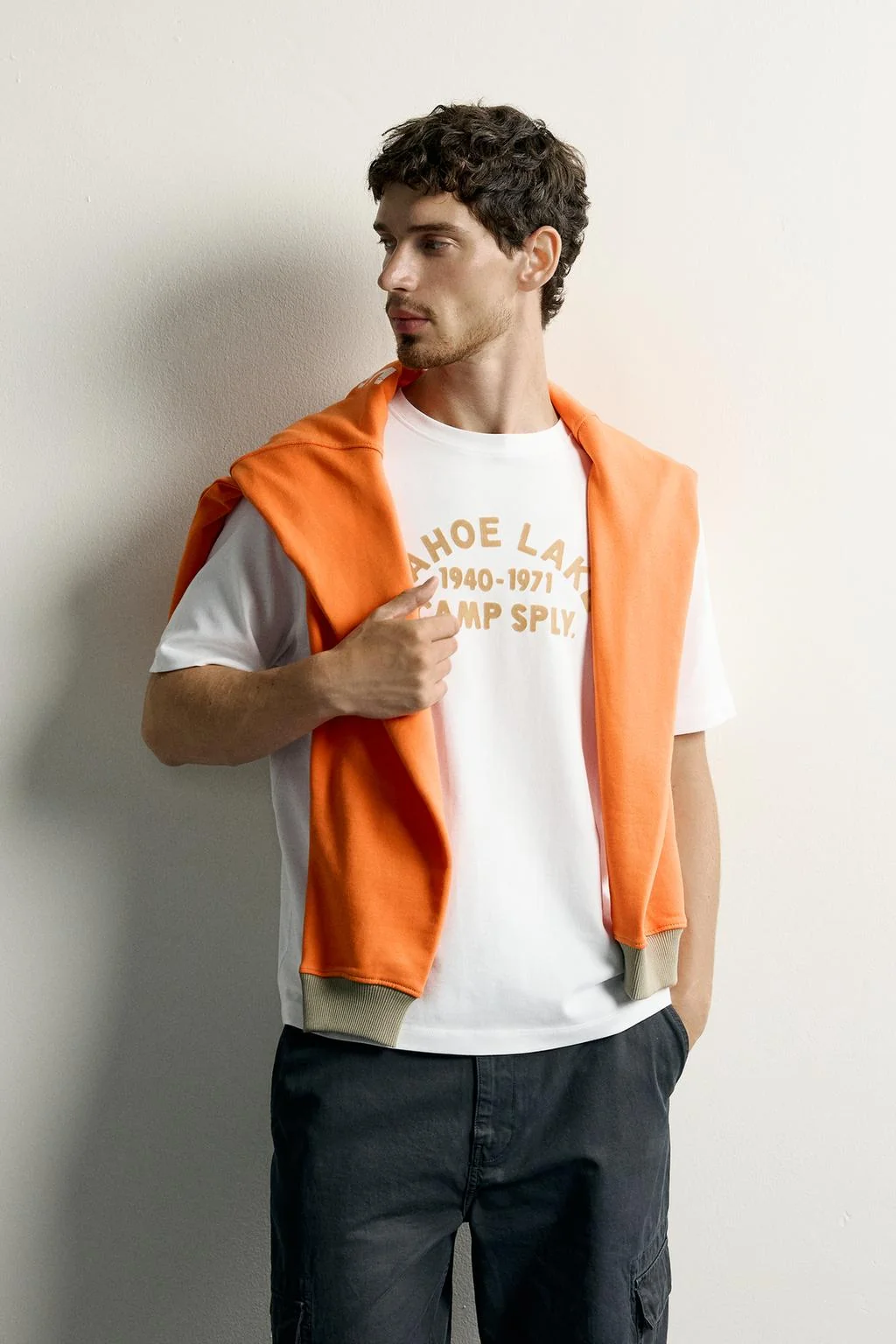 TEXTURED PRINT REGULAR FIT T-SHIRT
