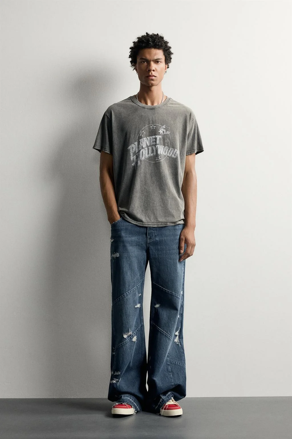PLANET HOLLYWOOD® RELAXED FIT T-SHIRT