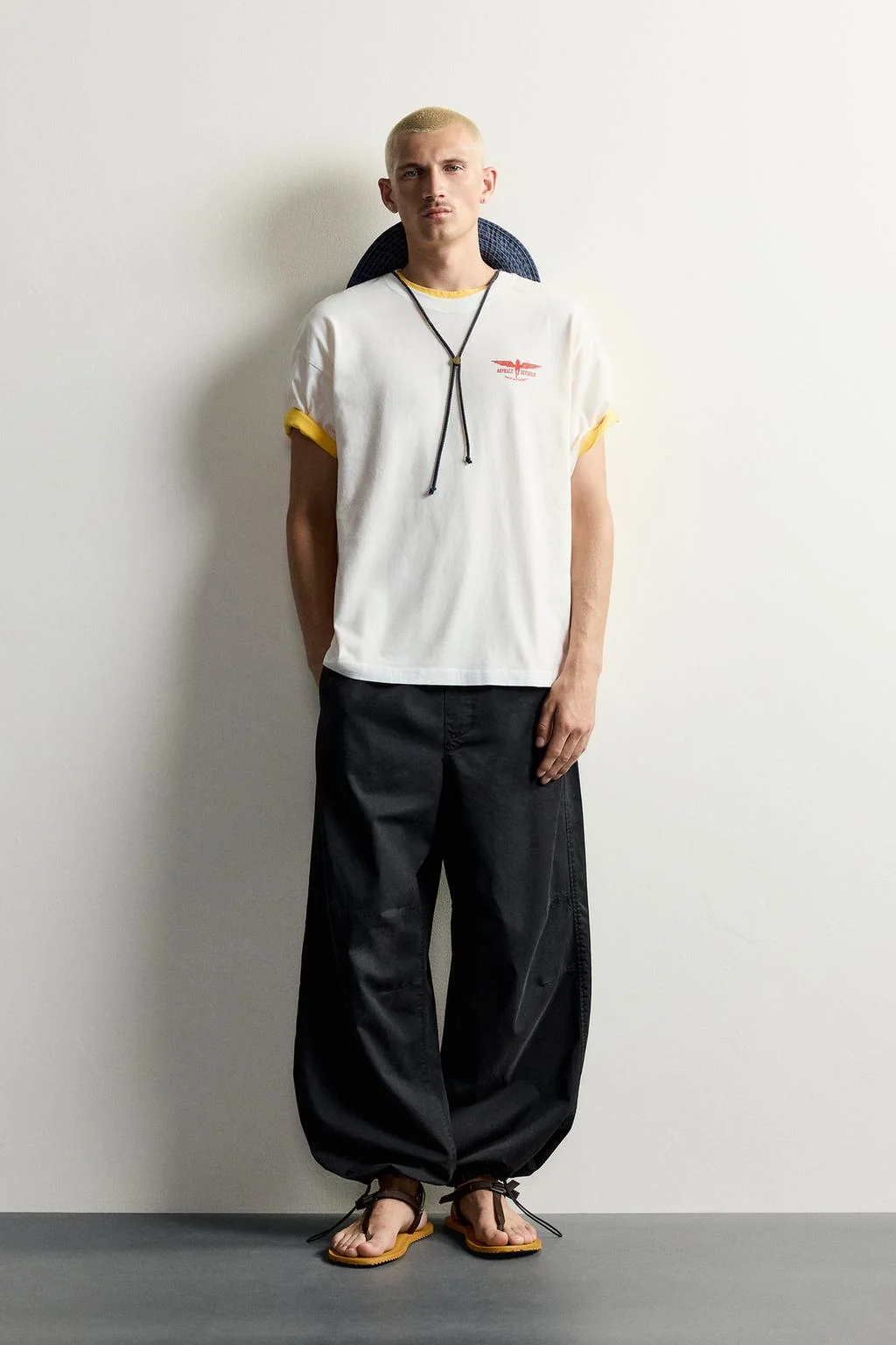 RELAXED FIT T-SHIRT WITH CONTRAST GRAPHICS